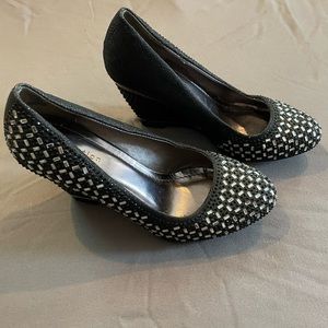Sparkly black wedges